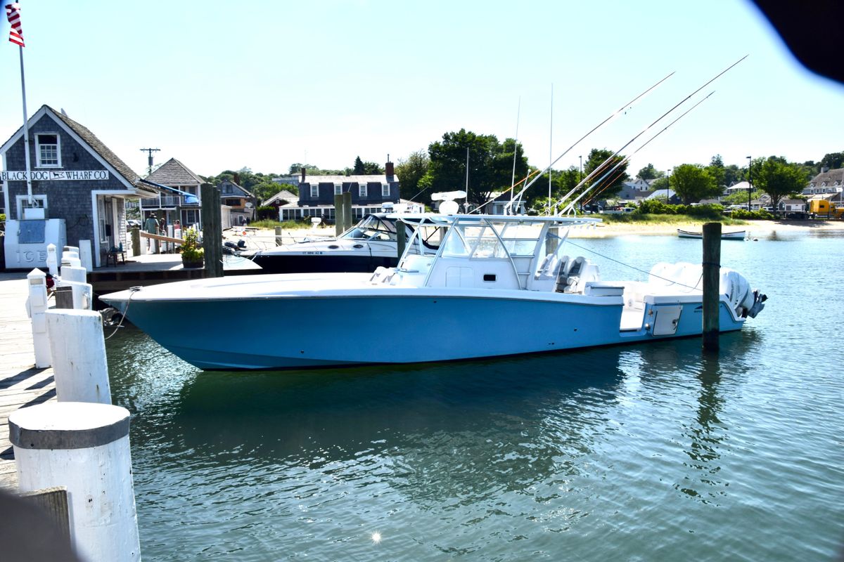 2018 Invincible 42 