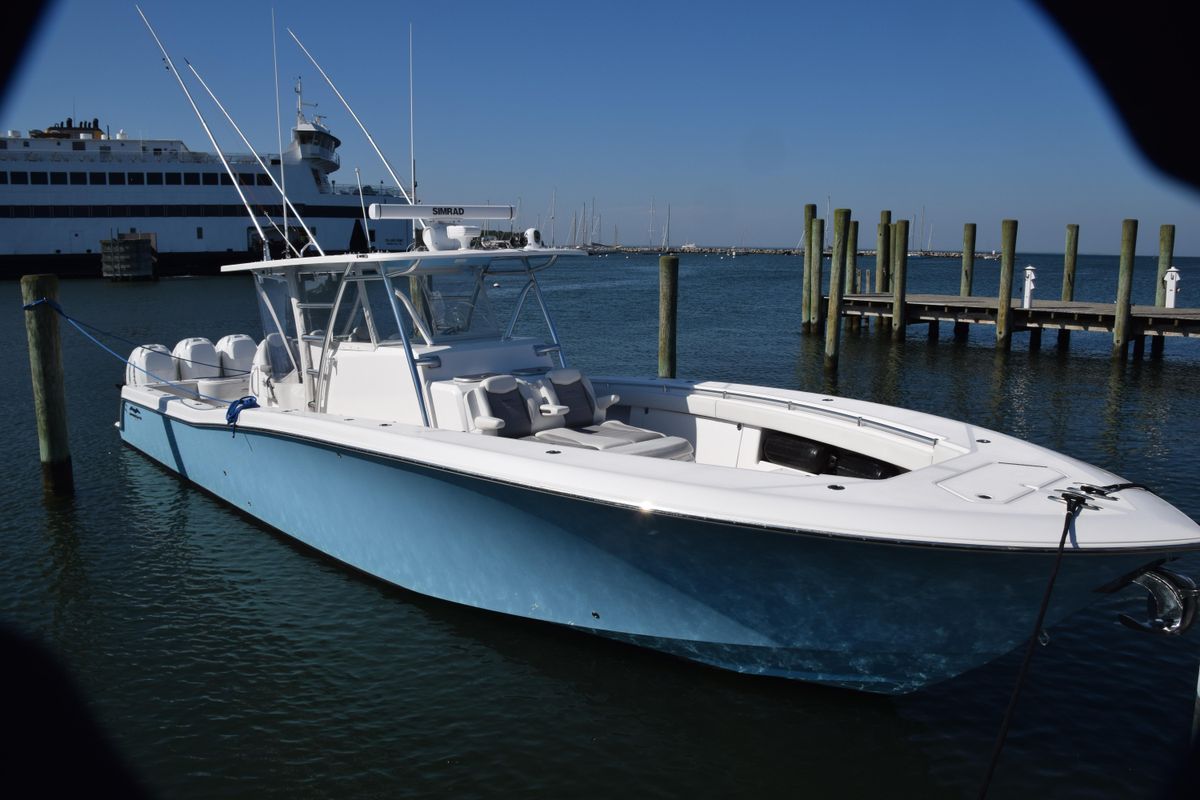 2018 Invincible 42 