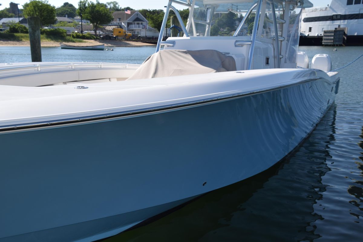 2018 Invincible 42 