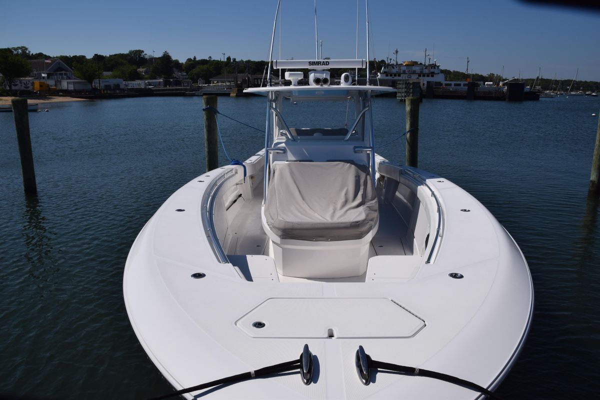 2018 Invincible 42 
