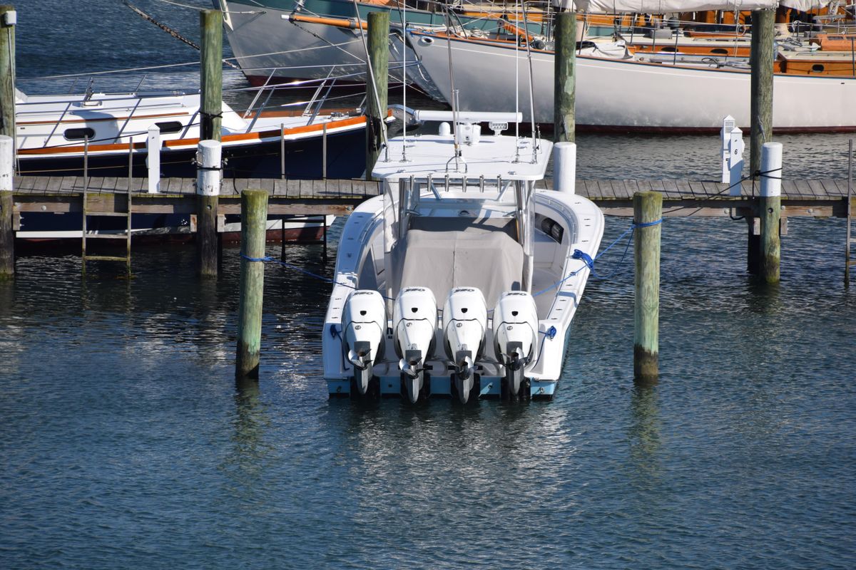 2018 Invincible 42 