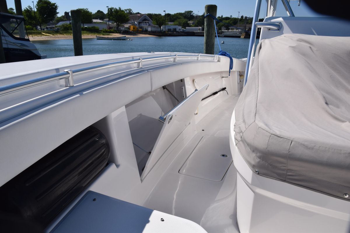 2018 Invincible 42 