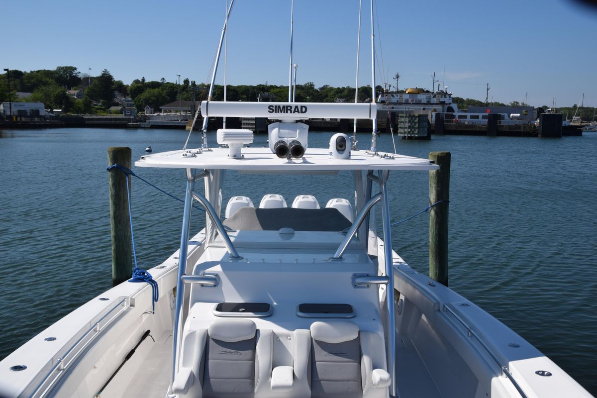 2018 Invincible 42 