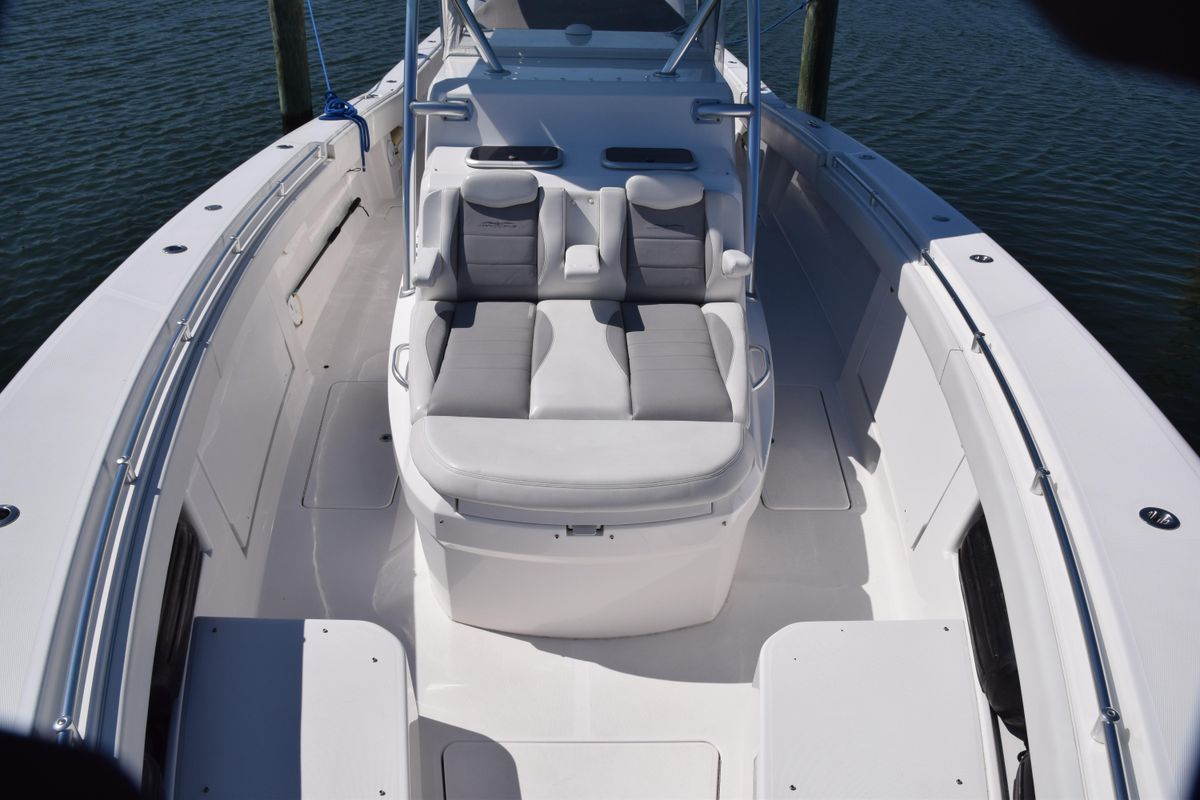 2018 Invincible 42 
