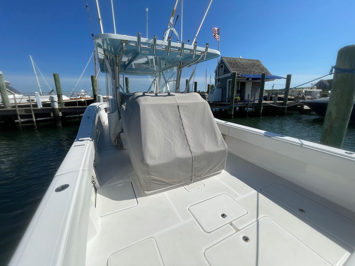 2018 Invincible 42 