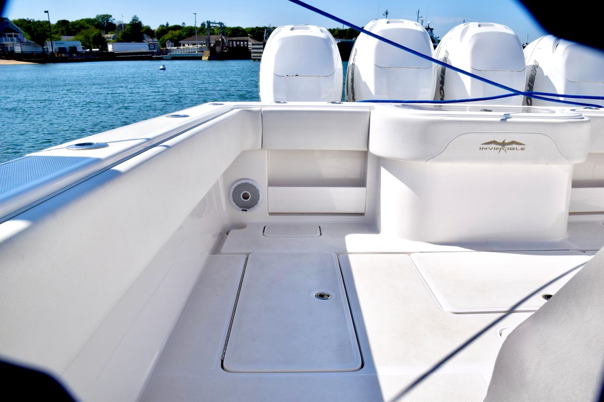 2018 Invincible 42 