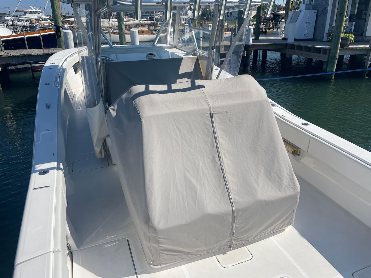 2018 Invincible 42 