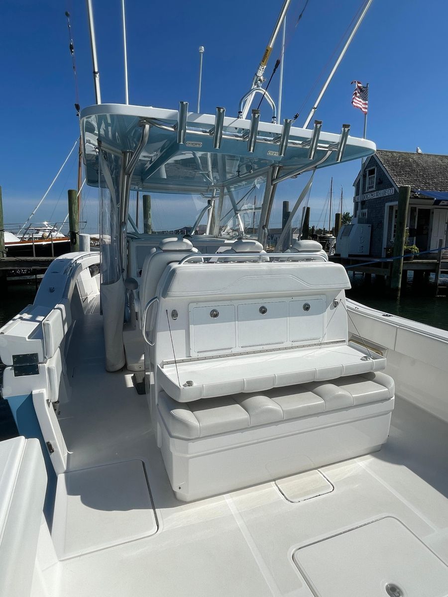 2018 Invincible 42 
