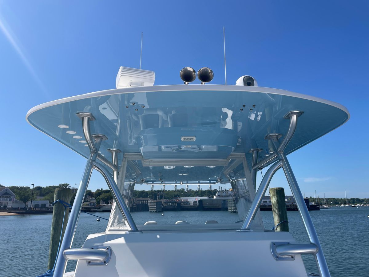 2018 Invincible 42 