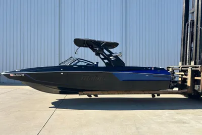 Malibu Wakesetter 24 MXZ