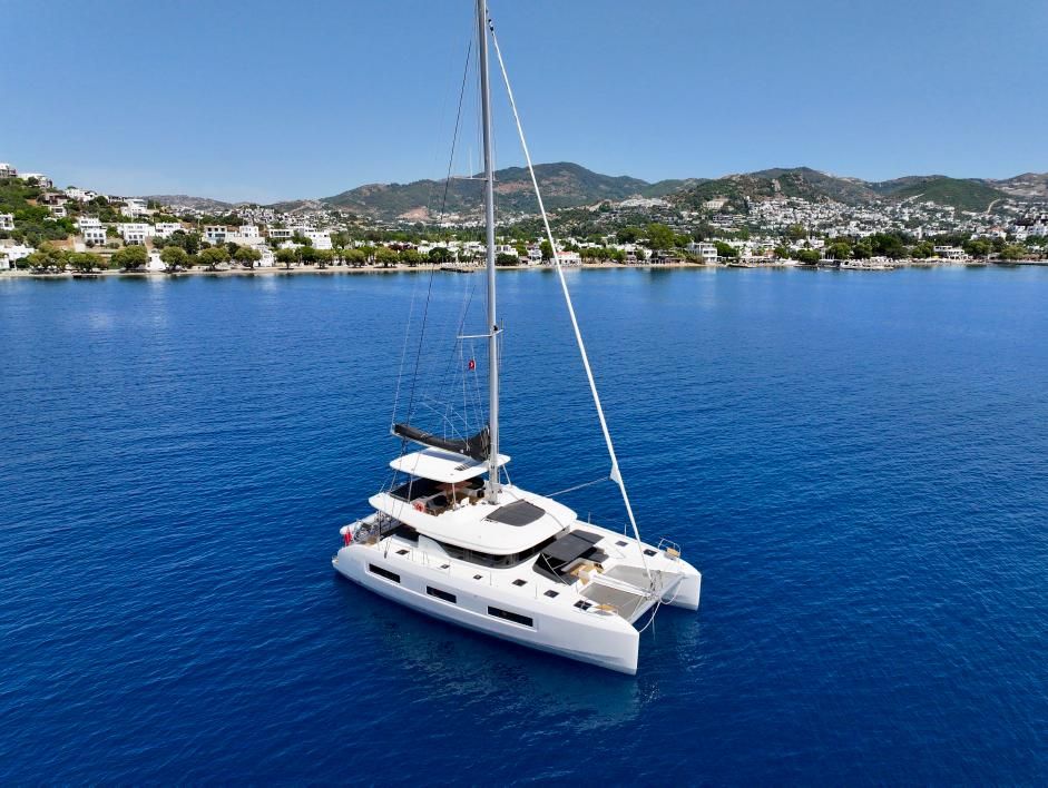 2023 Lagoon 54 