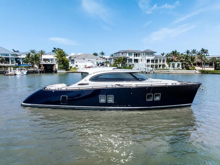 A. Noochette Yacht Photos Pics 