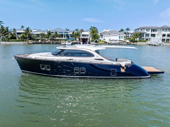 A. Noochette Yacht Photos Pics 