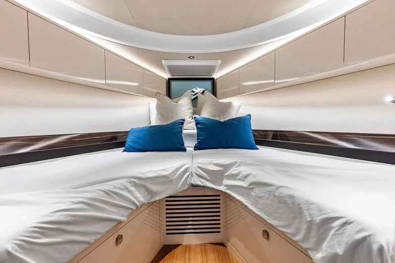 A. Noochette Yacht Photos Pics 