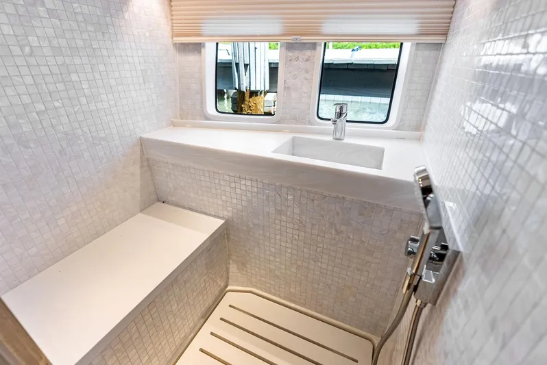 A. Noochette Yacht Photos Pics 