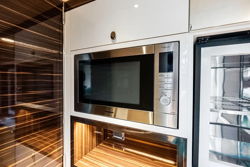 A. Noochette Yacht Photos Pics 