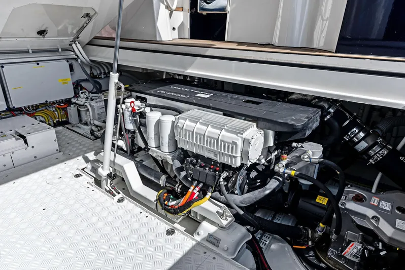 A. Noochette Yacht Photos Pics 