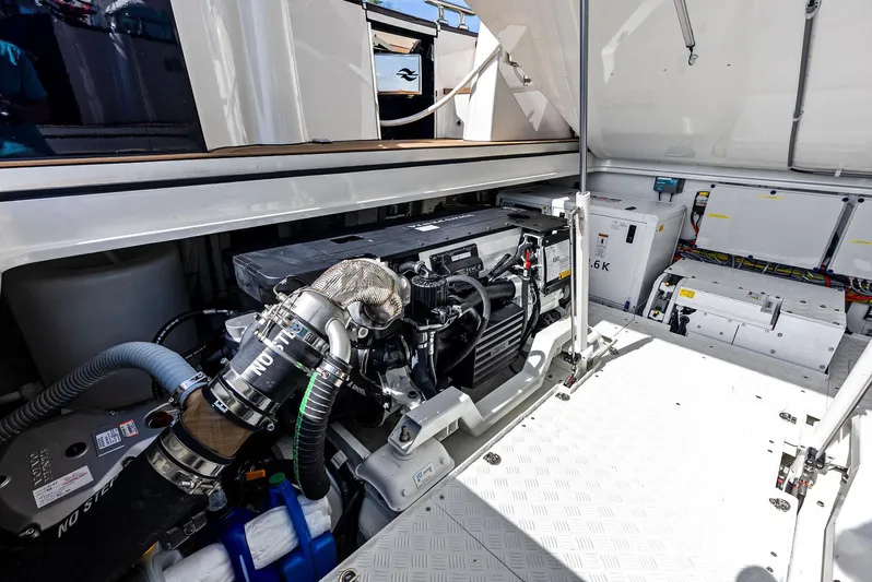 A. Noochette Yacht Photos Pics 