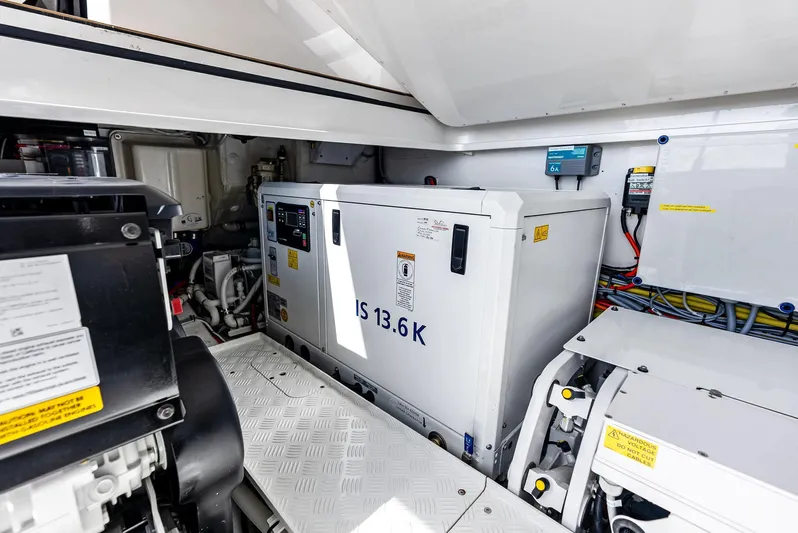 A. Noochette Yacht Photos Pics 