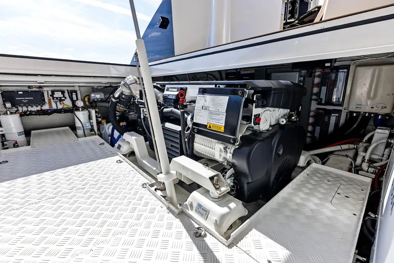 A. Noochette Yacht Photos Pics 