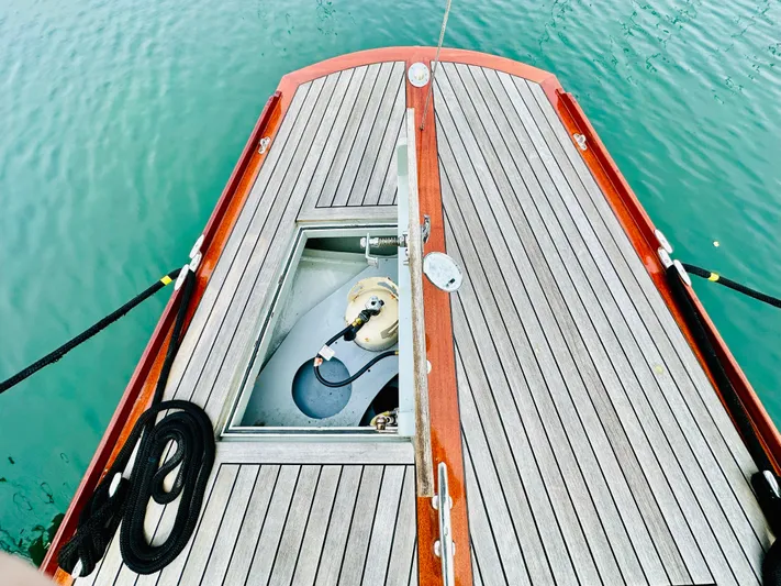 Bamboozle Yacht Photos Pics Deck of 2010 Spirit Yachts Spirit 46 with open hatch and ropes.