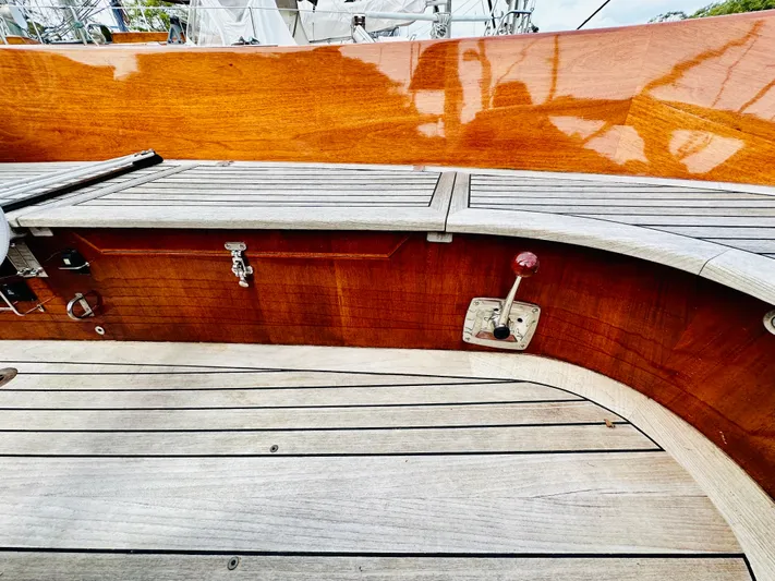 Bamboozle Yacht Photos Pics Wooden deck and seating area of a 2010 Spirit Yachts Spirit 46 sailboat.