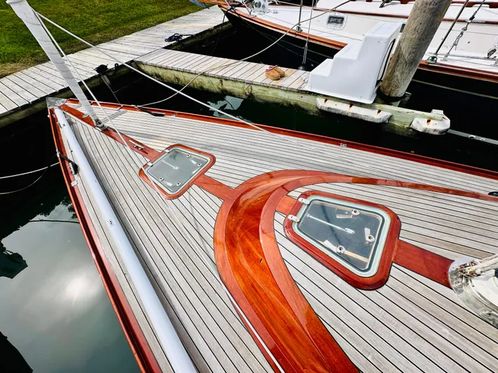 Bamboozle Yacht Photos Pics Deck of 2010 Spirit Yachts Spirit 46 with elegant wood finish and hatches.