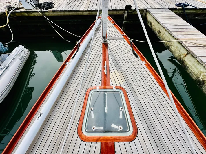 Bamboozle Yacht Photos Pics Spirit Yachts Spirit 46 sailboat deck, 2010 model, docked at marina.
