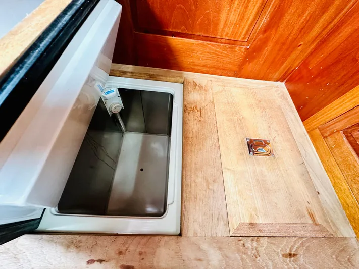 Bamboozle Yacht Photos Pics 