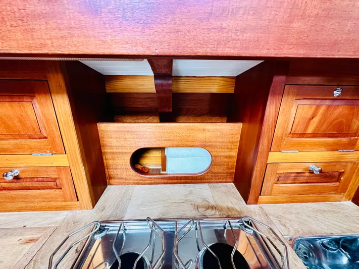 Bamboozle Yacht Photos Pics 