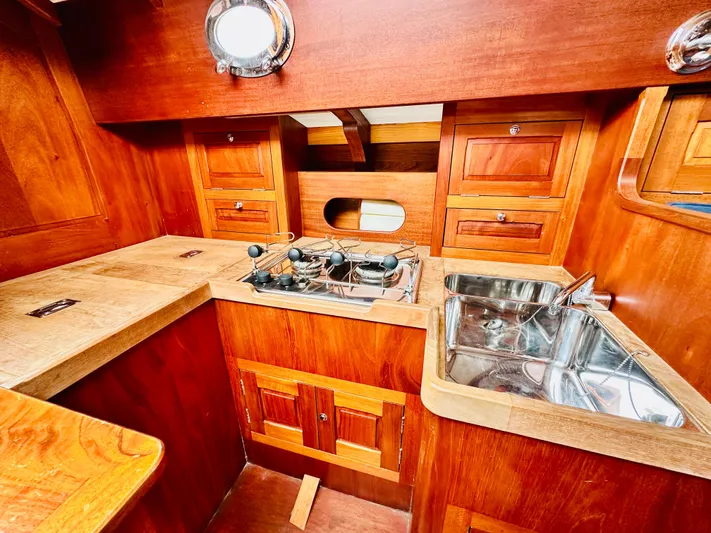 Bamboozle Yacht Photos Pics 