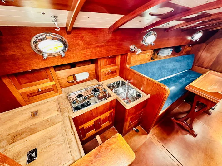 Bamboozle Yacht Photos Pics 