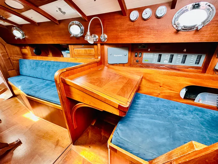 Bamboozle Yacht Photos Pics 