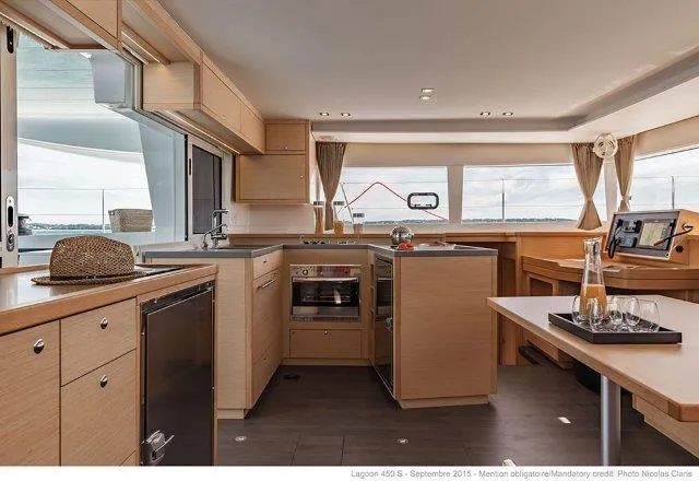 Margeo XII Yacht Photos Pics Lagoon 450