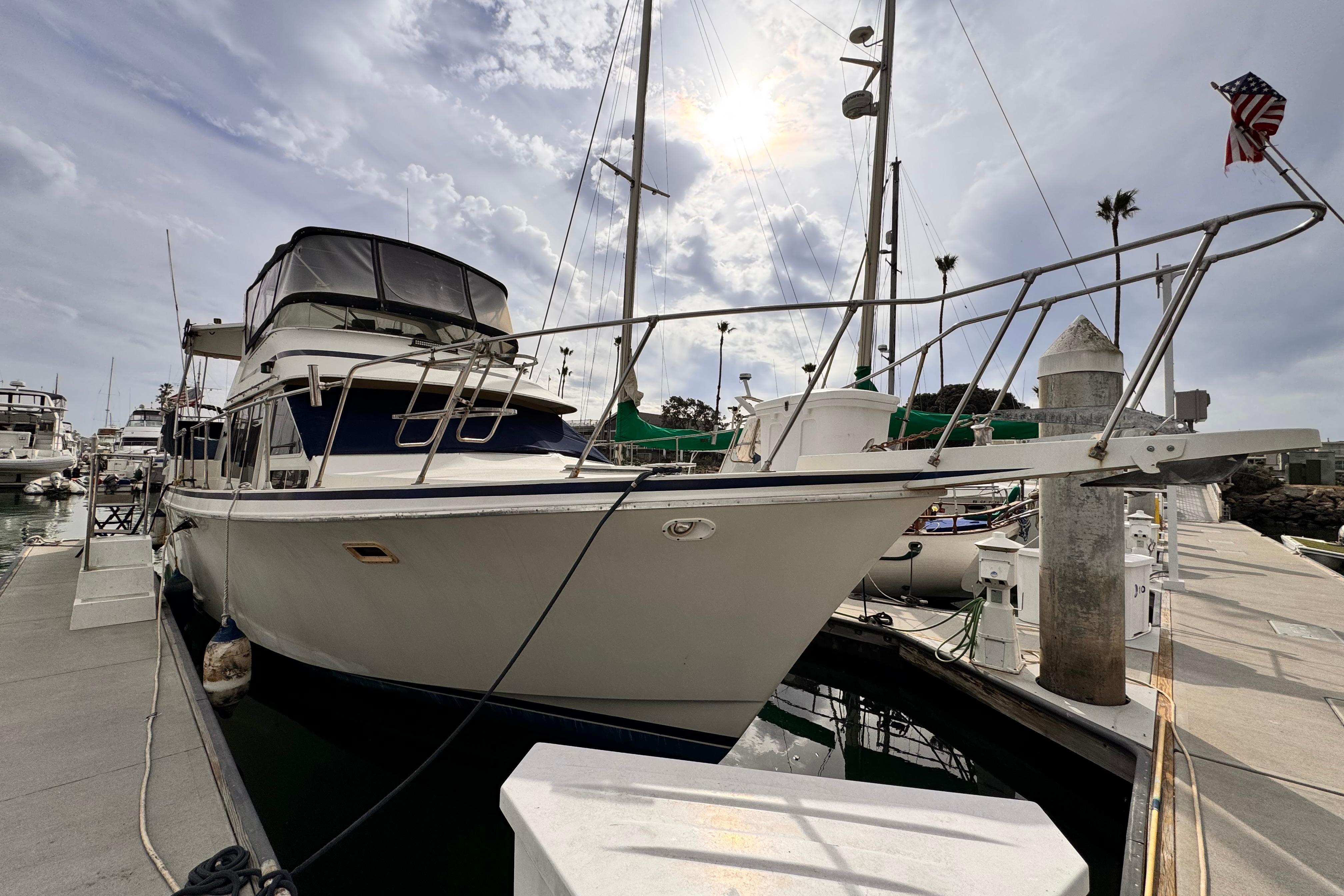 Tollycraft 44 Cockpit Motor Yacht