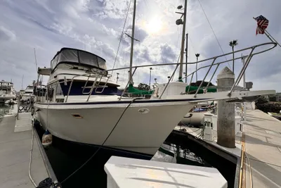 Tollycraft 44 Cockpit Motor Yacht