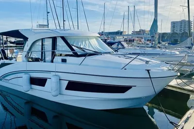 2020 Beneteau Antares 9 OB