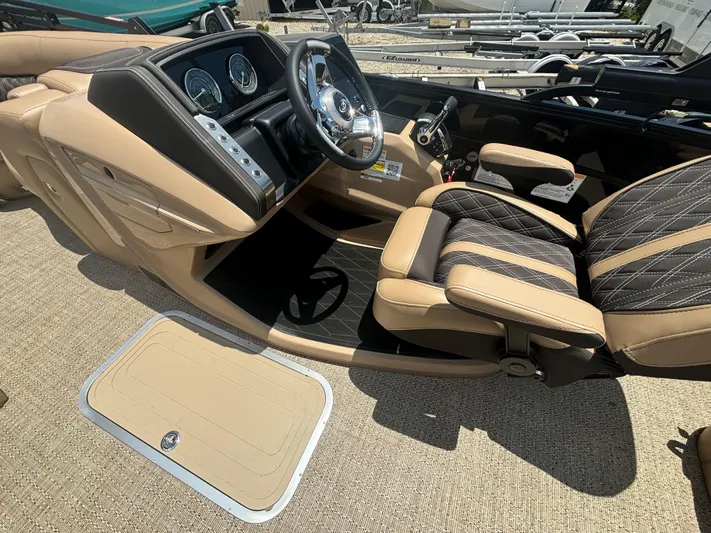  Yacht Photos Pics 2025 BARLETTA L23UC - Image 4