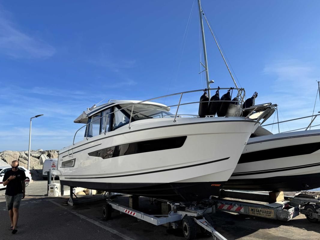 2023 Jeanneau Merry Fisher 895 Offshore