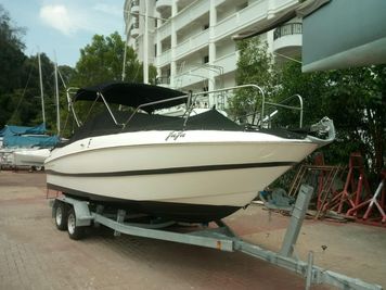 Maxum 2400 SD