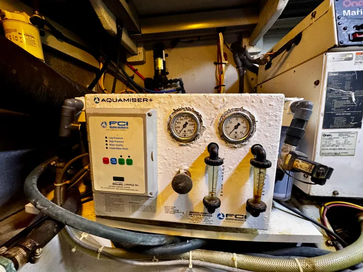  Yacht Photos Pics Aquatic system controls in a 2007 Meridian 411 Sedan engine room.