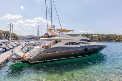 Yacht