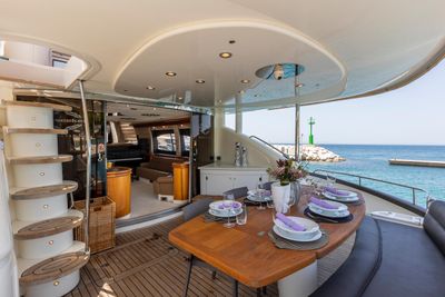 Yacht