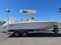 2023 Boston Whaler 220 Dauntless
