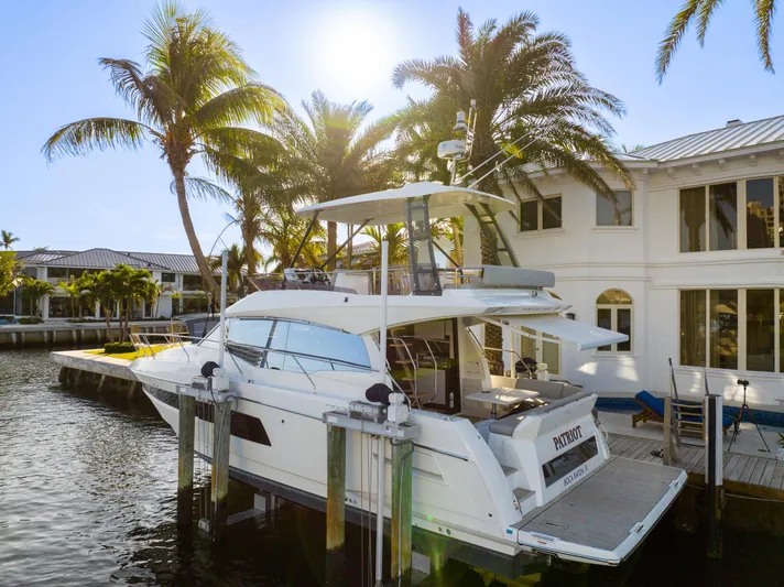 Patriot Yacht Photos Pics 