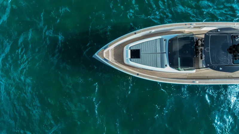 Yacht Photos Pics Top view of 2020 Pardo Yachts P38 cruising on clear blue water.