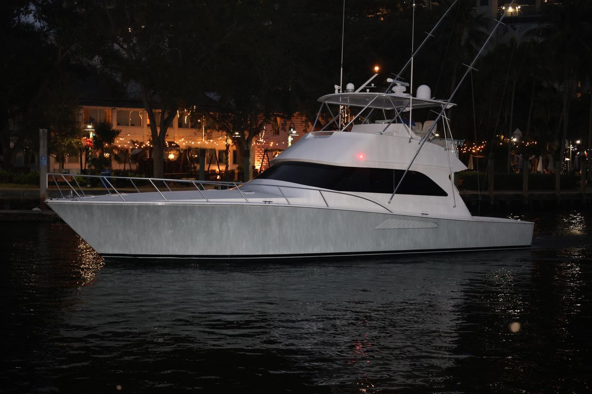 2005 Viking 52 