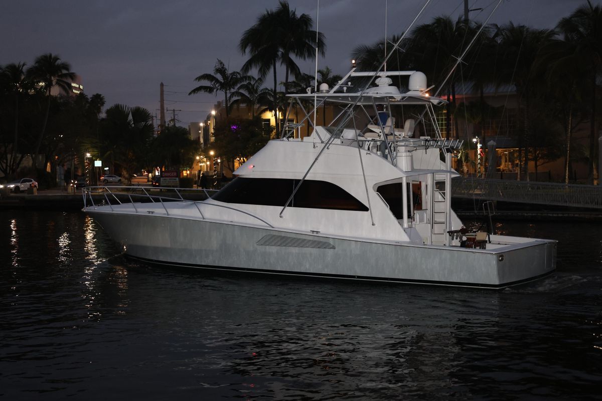 2005 Viking 52 