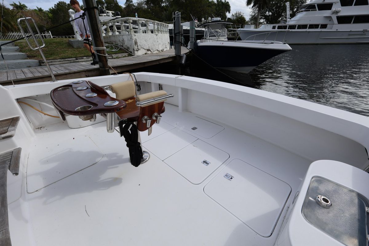 2005 Viking 52 
