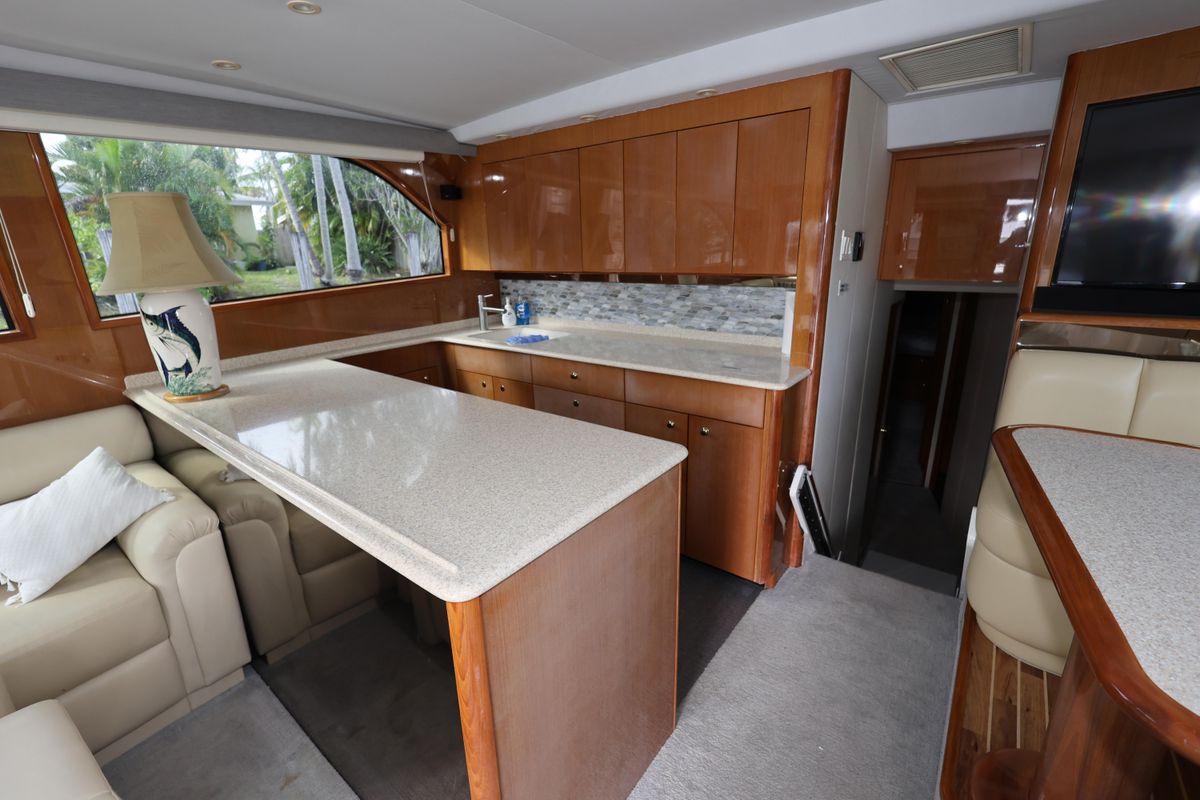 2005 Viking 52 